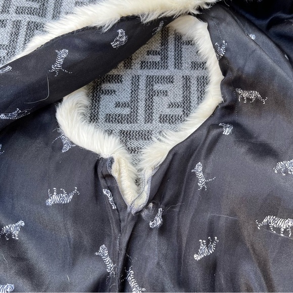 H&M Faux Fur Snap Front Vest - Ivory/Cream - 10/11Y - Picture 11 of 12